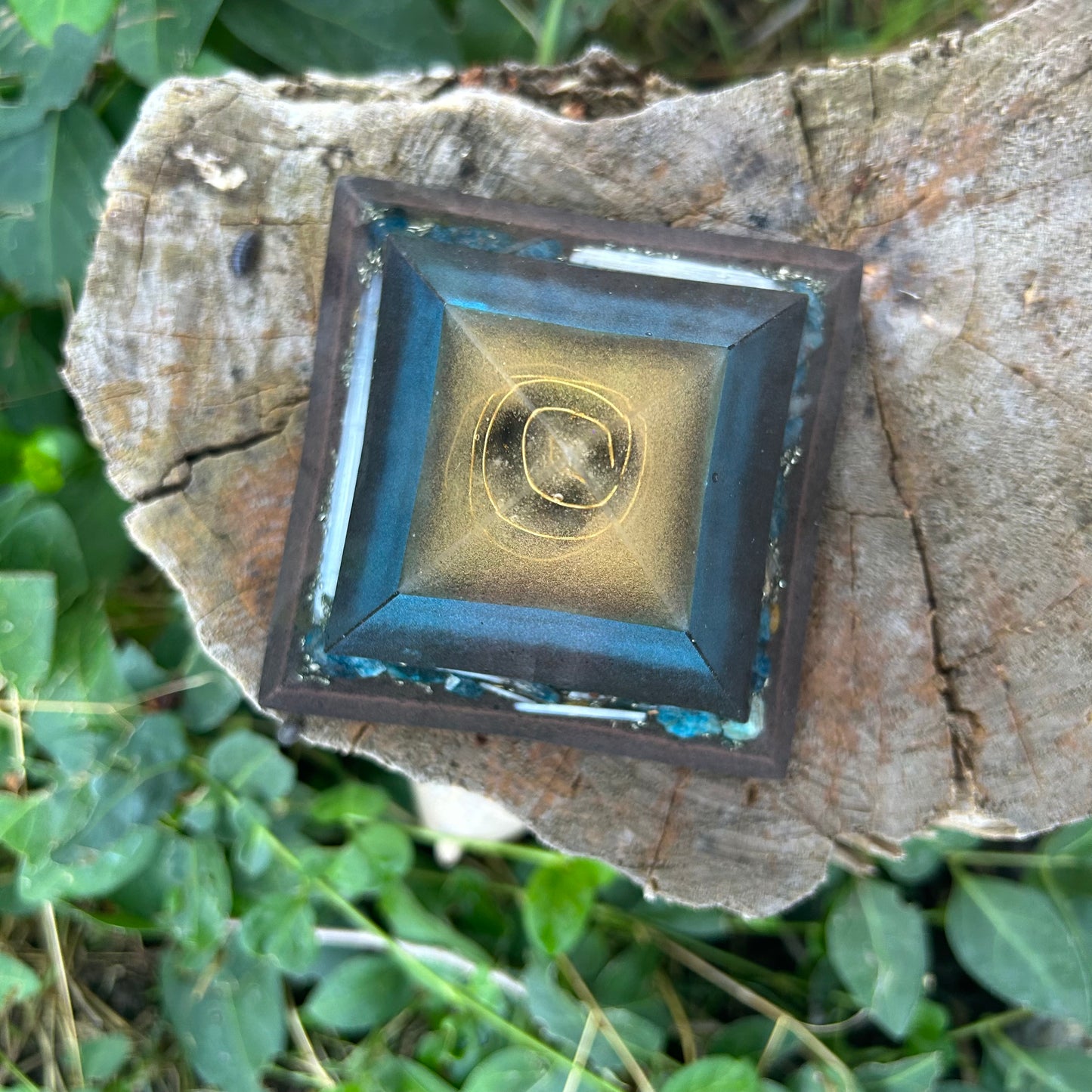 8-Sided Orgonite Cheops Pyramid