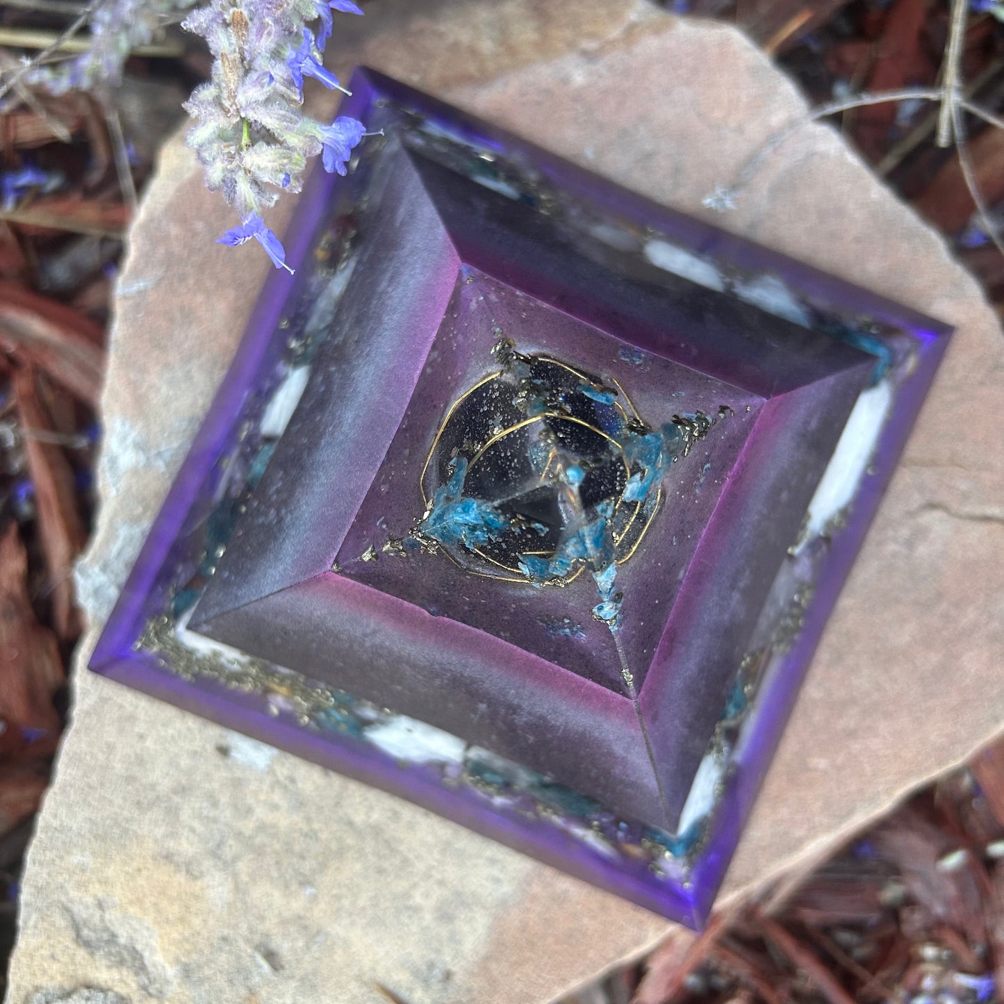 8-Sided Orgonite Cheops Pyramid