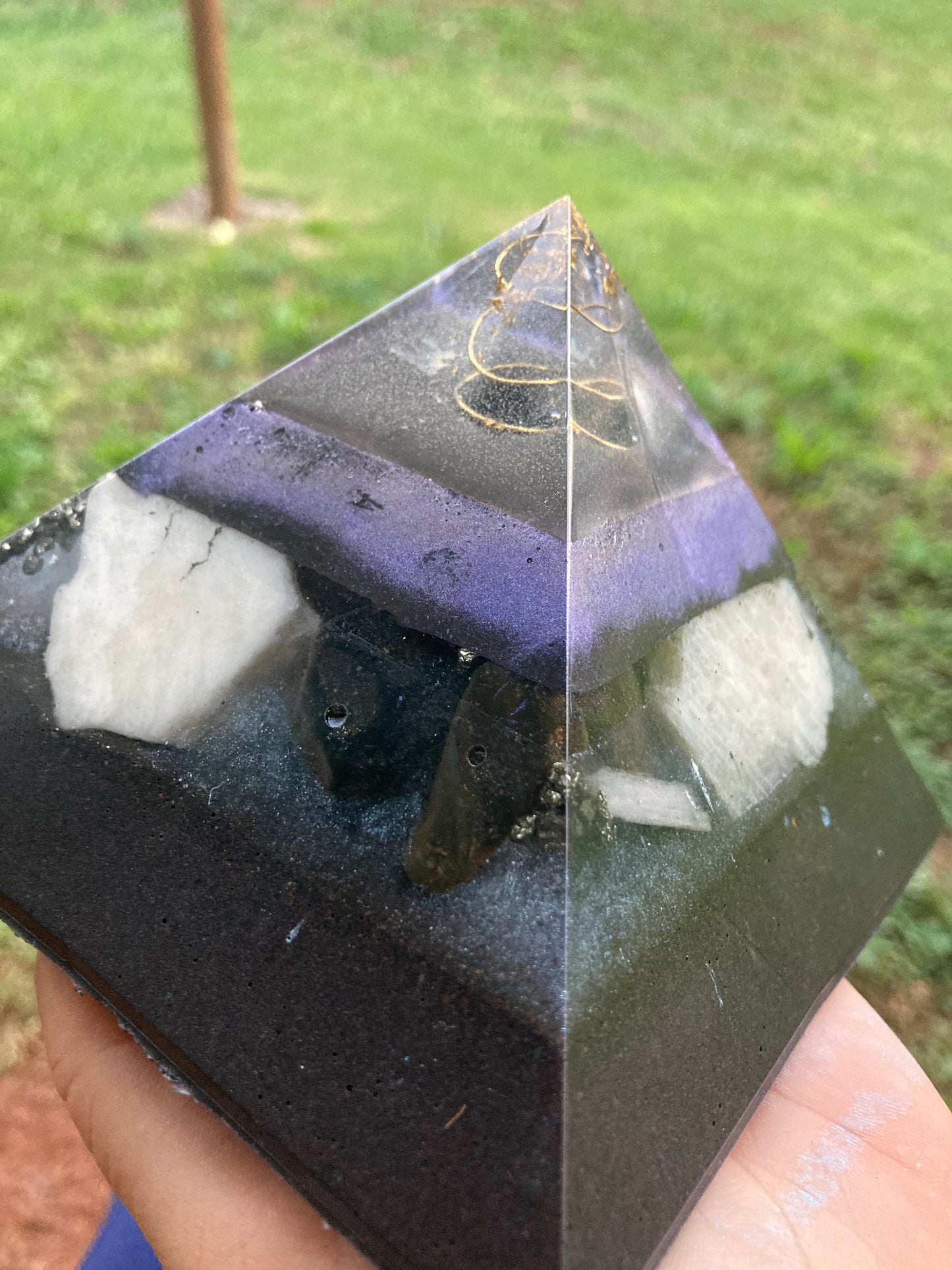 8-Sided Orgonite Cheops Pyramid-Purple
